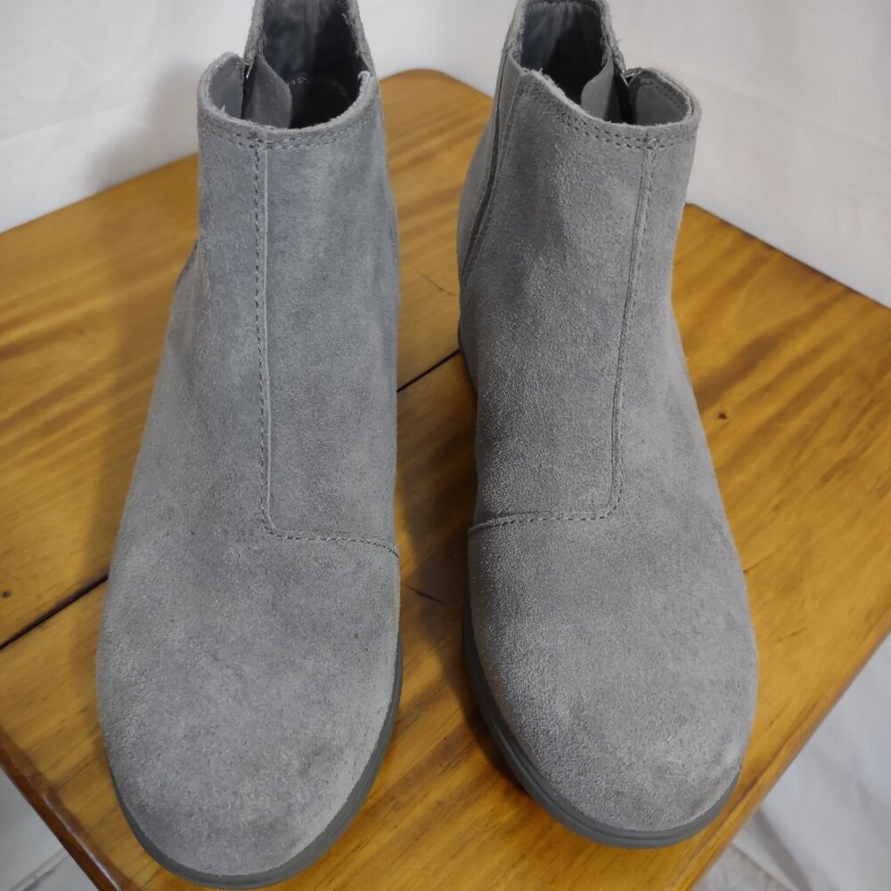 SOREL Women's Grey Evie Zip Suede Leather Ankle Boots Size 8.5